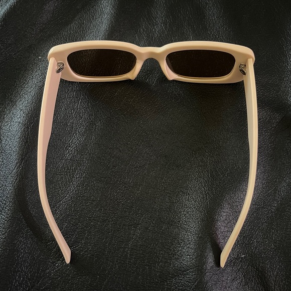 Retro Small Frame Sunglass - Cream - Picture 4 of 6